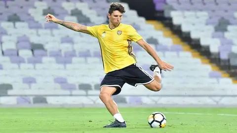 Sebastián Tagliabúe, durante un entrenamiento de la Selección Nacional de Emiratos Árabes Unidos. (UAE FA)
