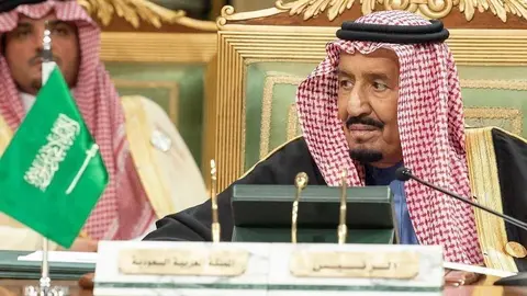 Los líderes de Emiratos Árabes han enviado sus sentidas condolencias al Rey Salman de Arabia -en la imagen-. (WAM)