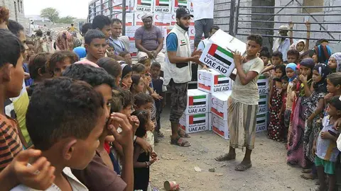 Cientos de familia se ven beneficiadas en Yemen por la ayuda de Emiratos Árabes. (WAM)