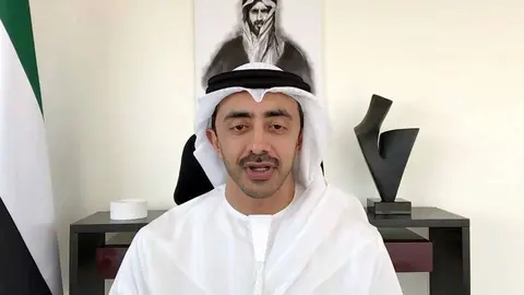 El jeque Abdullah bin Zayed Al Nahyan, ministro de Asuntos Exteriores y Cooperación Internacional de Emiratos Árabes, durante la videollamada. (WAM)