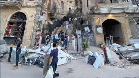 La vida intenta regresar a las calles de Beirut. (@LebaneseProblem)