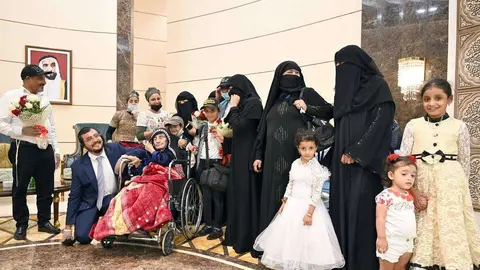 La familia judía, reunida en Emiratos Árabes. (WAM)