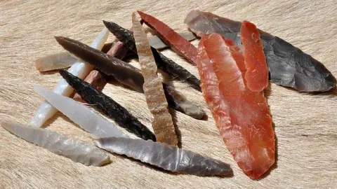 Herramientas de piedra que datan de unos 8.000 a 7.000 años atrás, fueron descubiertas en yacimientos arqueológicos en Yemen y Omán. (Jérémie Vosges/CNRS)