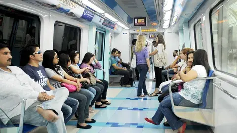 Interior de un vagón en el metro de Dubai. (Fuente externa)