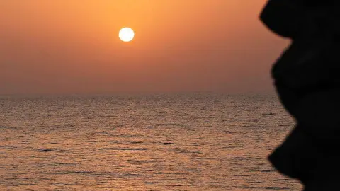 Puesta de sol en Al Marjan Island. (EL CORREO)