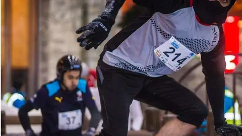 Un participante en Ski Dubai. (Facebook)