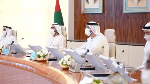 El gobernante de Dubai durante la reunión del Gabinete este martes. (Dubai Media Office)