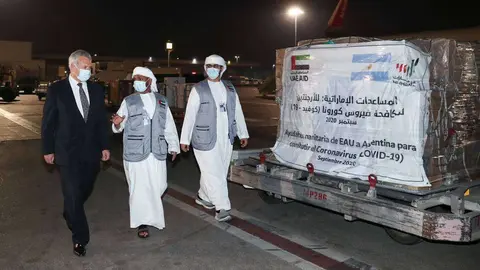 Ayuda médica enviada desde EAU a Argentina. (WAM)