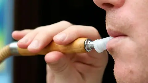 Cigarrillo electrónico. (Fuente externa)