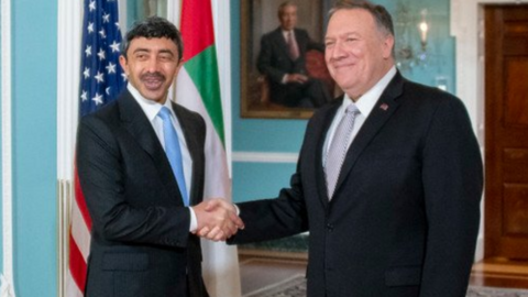 El ministro de Exteriores de EAU junto a Mike Pompeo en Washington.
