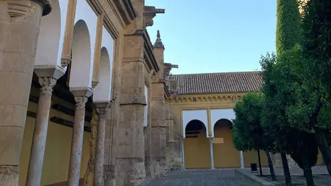 Perspectiva del exterior de la Mezquita de Córdoba desde el Patio de los Naranjos. (R. Pérez / EL CORREO)
