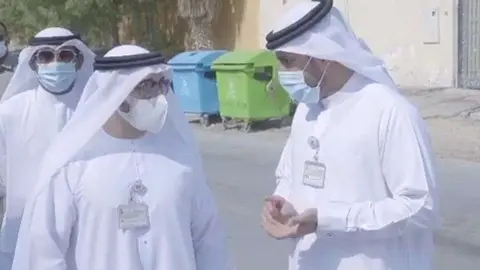 Autoridades de Sharjah que realizaron la inspección. (Instagram)
