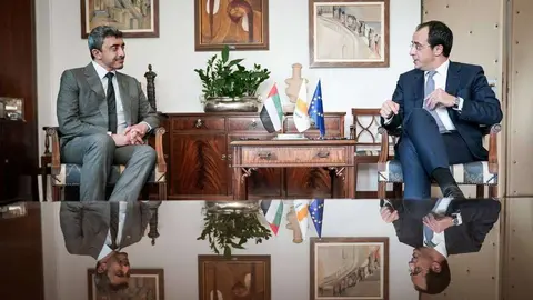 Ministros de Exteriores de Emiratos Árabes y Chipre. (WAM)