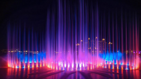 La fuente en The Pointe de La Palmera Jumeirah de Dubai. (Twitter)