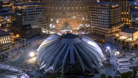 El pabellón de Emiratos Árabes, diseñado por el español Santiago Calatrava.