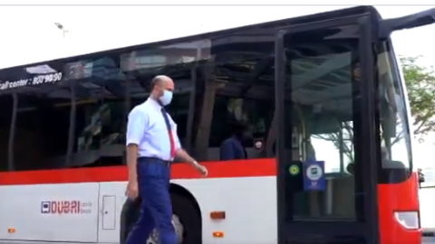 El conductor de autobús de la RTA homenajeado, (Twitter)