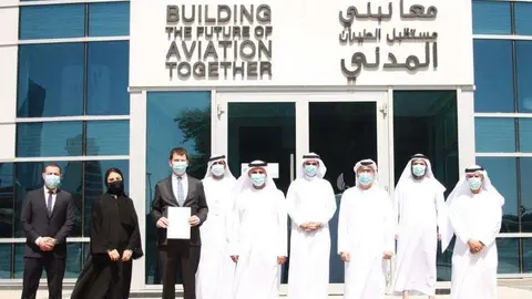 Un momento del acto donde se recibió el certificado aéreo en Abu Dhabi. (WAM)