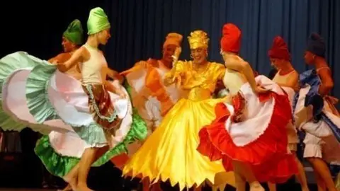 Baile flolklórico cubano. (Fuente externa)