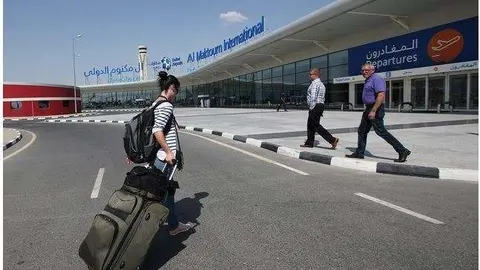 Entrada principal del Aeropuerto Internacional de Al Maktoum (DWC).