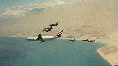 Una imagen del primer vuelo de Emirates hace 35 años.