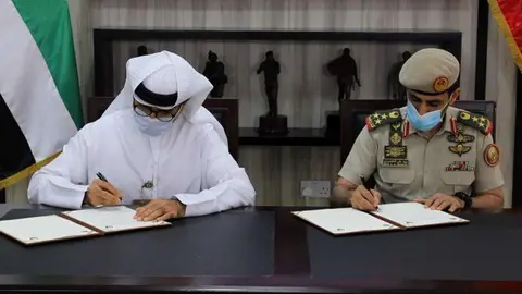 Un momento de la firma de cooperación. (WAM)