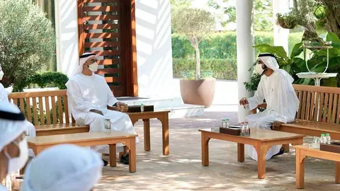 Encuentro del jeque Mohammed bin Rashid con el jeque Mohamed bin Zayed. (WAM)