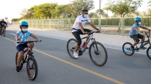Aficionados a la bici en Dubai. (WAM)