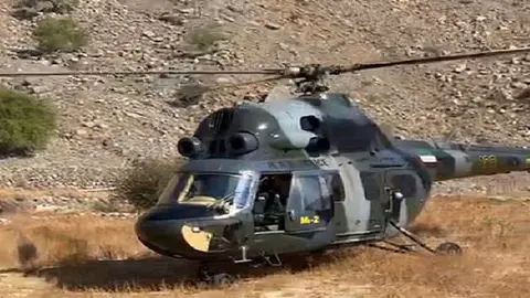 Un helicóptero trasladó a la familia al hospital. (Policía de RAK)