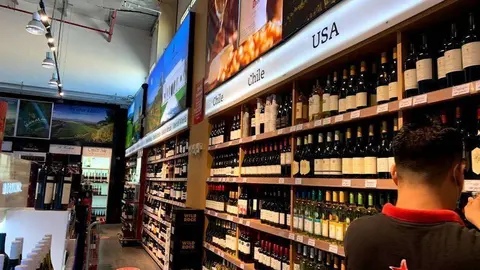 A modo ilustrativo, una tienda de alcohol en Emiratos Árabes Unidos. (EL CORREO)