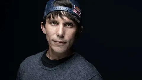 El 'hombre volador' Vince Reffet, en septiembre de 2020 en París. (Fuente externa)