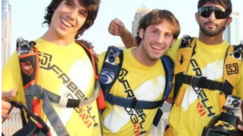 El jeque Hamdan y Vince Reffet posan para una fotografía en Dubai. (Instagram)