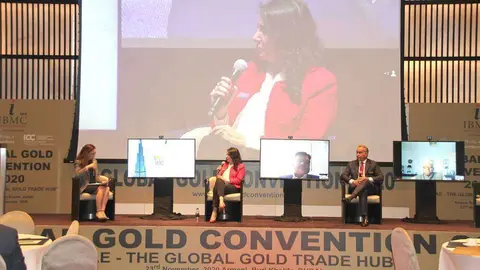 Mabel Hoyos, durante su intervención en el panel 'Oportunidades de financiación en negocios auríferos para empresas e individuos'. (EL CORREO)