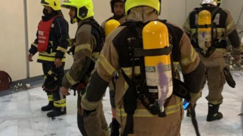 A modo ilustrativo, equipo de Defensa Civil de Dubai. (Twitter)