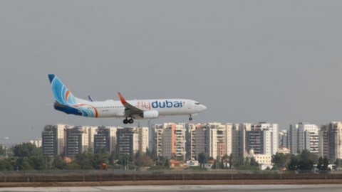 Un avión de flydubai aterriza en Tel Aviv. (@ItayBlumental)