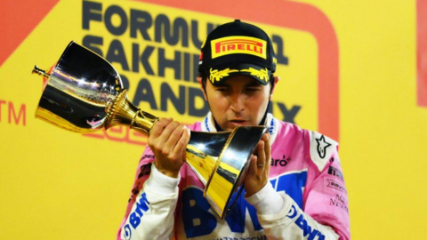 El piloto méxicano Sergio Pérez tras su triunfo en Bahréin. (Fuente externa)