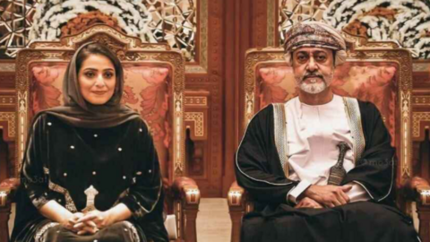 Ahad bint Abdullah y el sultán de Omán, Haitham bin Tariq Al Said. (Twitter @AlmaglouthA)