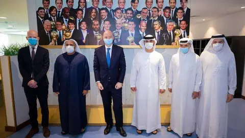 Infantino durante su visita a Dubai. (WAM)