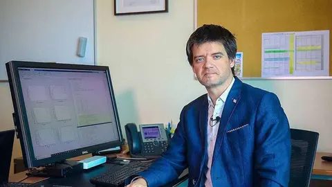 El español Jorge Rodríguez, en su despacho. 