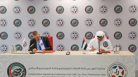 Un momento de la firma del acuerdo. (WAM)