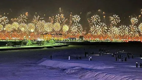 A modo ilustrativo, fuegos artificiales en la isla de Marjan en Ras al Khamaih en 2021. (EL CORREO)