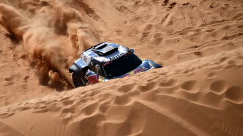 Carlos Sainz en el desierto saudí este viernes. (Al Arabiya)