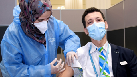 Campaña vacunación Emirates Group. (Dubai Media Office)