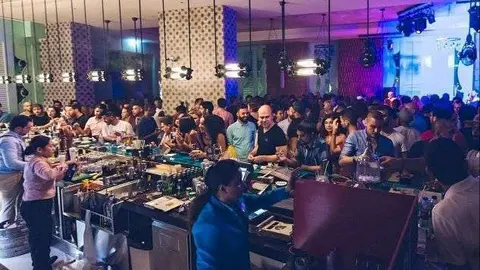 Lleno hasta la bandera en el Cubanolito de Dubai antes de la pandemia'. (bnf Nights)