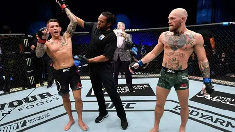 Dustin Poirier reacciona después de su victoria por nocaut sobre Conor McGregor. (Fuente externa)