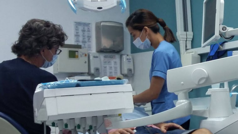 Una consulta dental en Dubai. (EL CORREO)