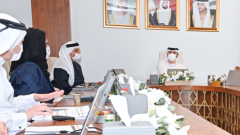 Una reunión en EAU en la era del coronavirus. (Dubai Media Office)