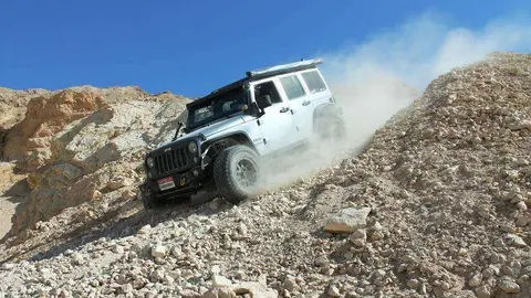 Un todoterreno recorre el nuevo parque. (XQuarry)