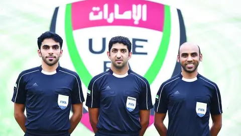 El equipo arbitral emiratí que pitará la semifinal de la Copa Mundial de Clubes de la FIFA.