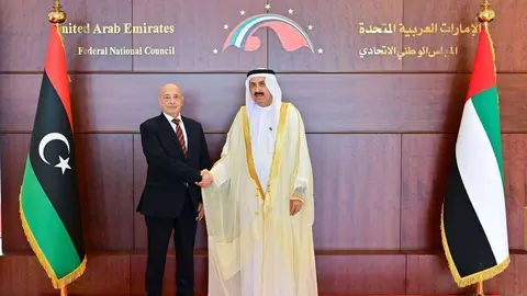 Un representante libio en una visita a Abu Dhabi. (WAM)