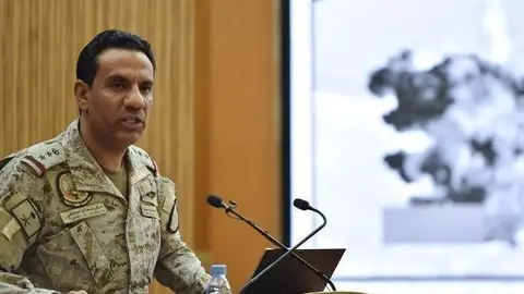 En la imagen de AFP, el general de brigada Turki Al-Malki, portavoz de la Coalición Árabe.